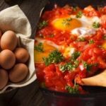 En usædvanlig morgenmad med æg, som alle vil elske - hurtig og velsmagende En usædvanlig morgenmad med æg, som alle vil elske –